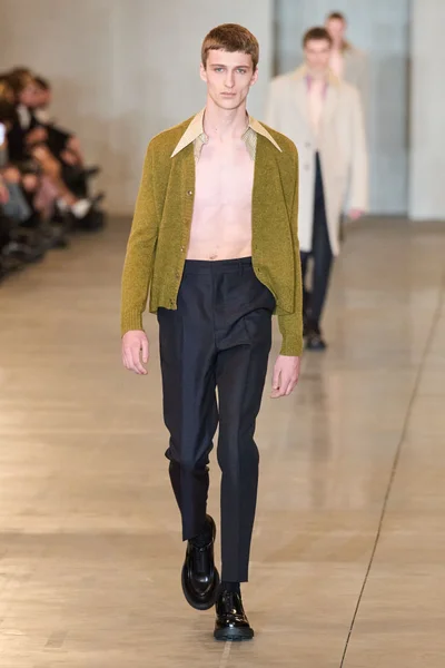 Look 42